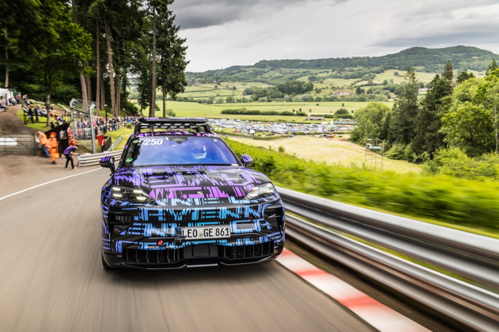 Den elektriske Porsche Cayenne sætter allerede rekord
(Foto: Porsche AG)